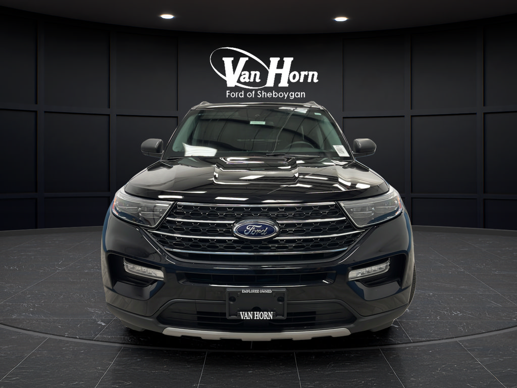Used 2023 Ford Explorer XLT w/ Equipment Group 202A AWD/4WD image 2