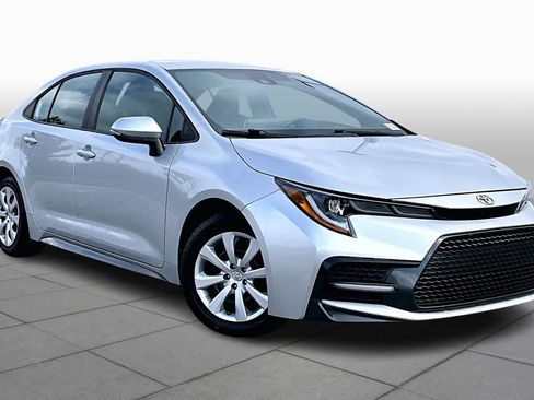 Used 2021 Toyota Corolla SE image 2