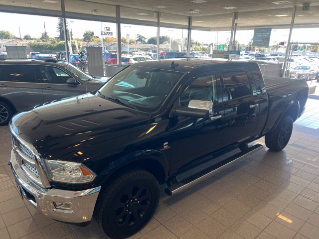Used 2014 RAM 3500 Laramie w/ Convenience Group AWD/4WD image 3