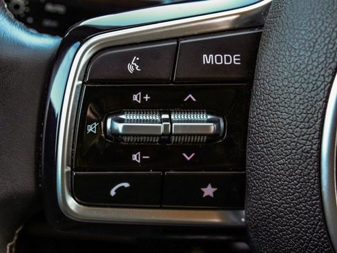 Used 2024 Kia Sorento S image 27