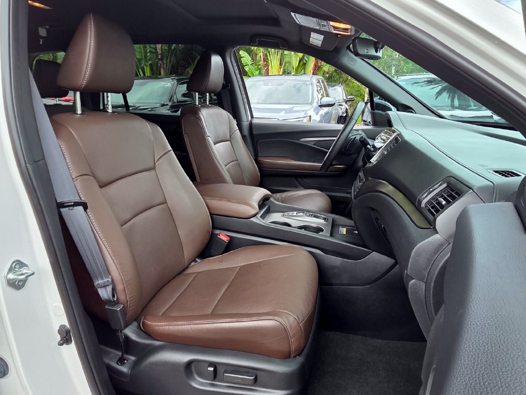 Certified 2024 Honda Passport EX-L image 17