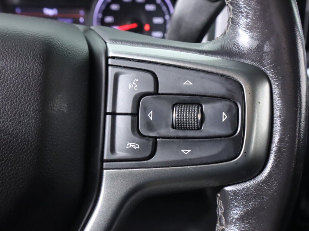 Used 2021 Chevrolet Silverado 1500 LT w/ Convenience Package II AWD/4WD image 14