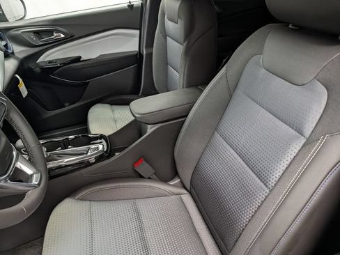 New 2026 Chevrolet Trax LT w/ Driver Confidence Package FWD image 10