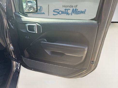 Used 2025 Jeep Wrangler Unlimited Sport AWD/4WD image 33