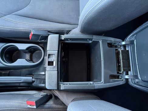 Used 2018 Jeep Wrangler Unlimited Sahara w/ Connectivity Group image 28