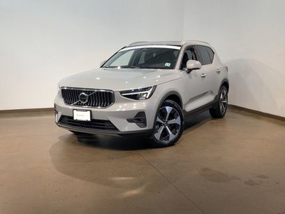 Used 2025 Volvo XC40 B5 Plus