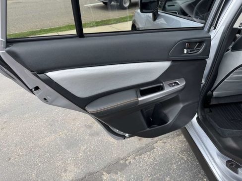 Used 2017 Subaru Crosstrek 2.0i Premium w/ Moonroof Package AWD/4WD image 14