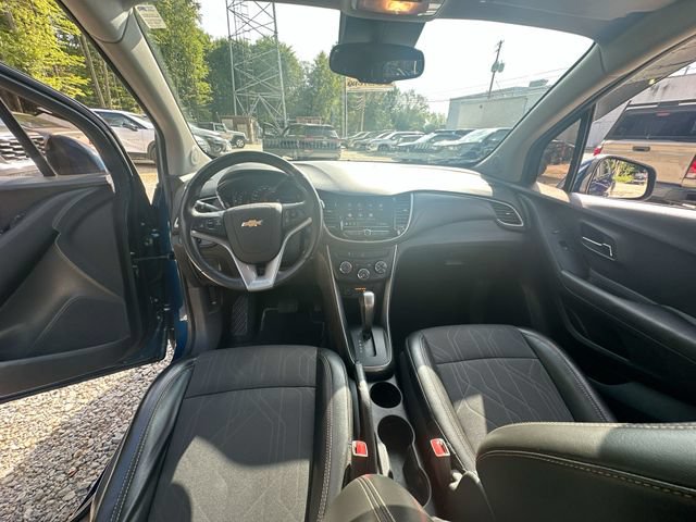 Used 2020 Chevrolet Trax LT w/ LT Convenience Package FWD image 23