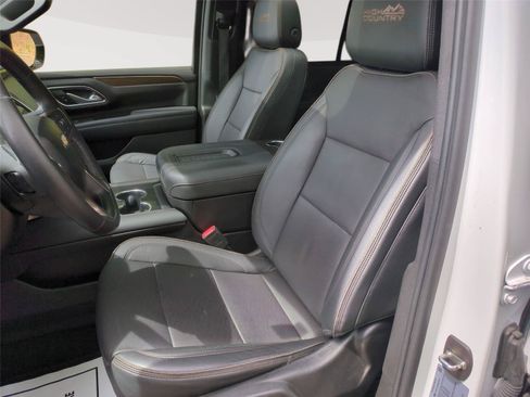Used 2022 Chevrolet Tahoe High Country AWD/4WD image 12