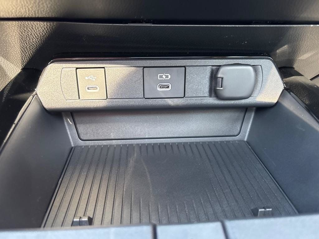 Used 2026 Toyota Prius Plug-In Hybrid w/ Limited Premium Package FWD image 27