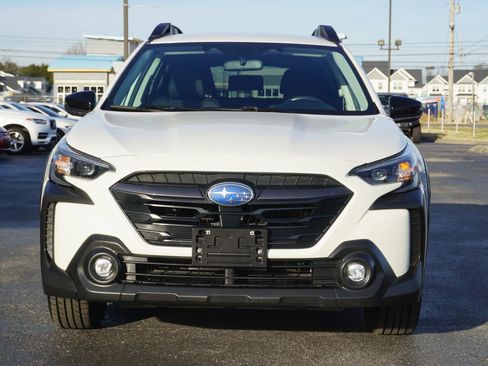 Used 2024 Subaru Outback Premium image 2