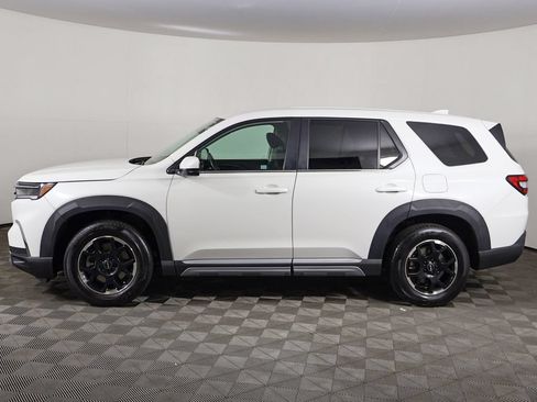 Used 2025 Honda Pilot EX-L image 17