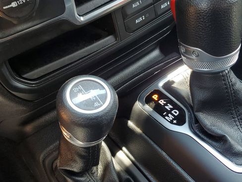 Used 2019 Jeep Wrangler Unlimited Sport AWD/4WD image 29