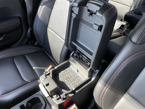 Used 2024 Jeep Gladiator Rubicon image 28