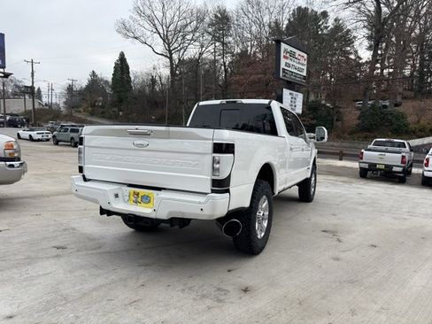 Used 2022 Ford F250 Lariat w/ Lariat Value Package image 5