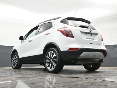 Used 2022 Buick Encore Preferred AWD/4WD image 26