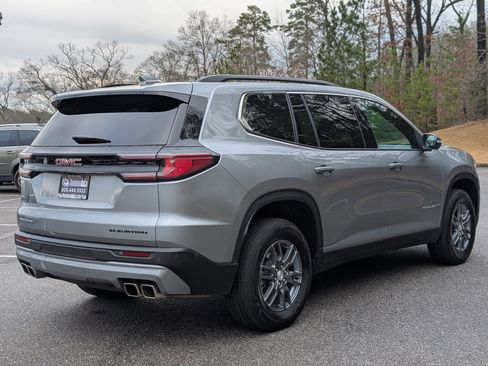 Used 2025 GMC Acadia Elevation image 9