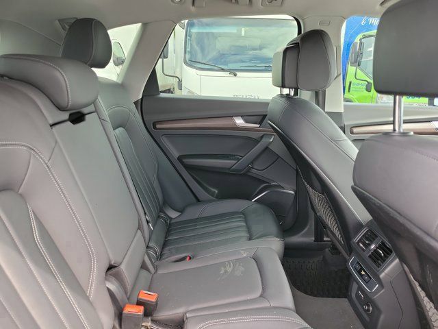Used 2022 Audi Q5 2.0T Premium w/ Convenience Package AWD/4WD image 7