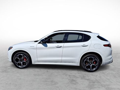 Used 2023 Alfa Romeo Stelvio Veloce AWD/4WD image 2