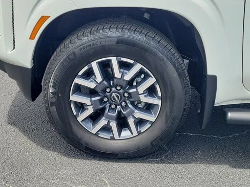 Used 2024 Nissan Frontier SL w/ Technology Package RWD image 27