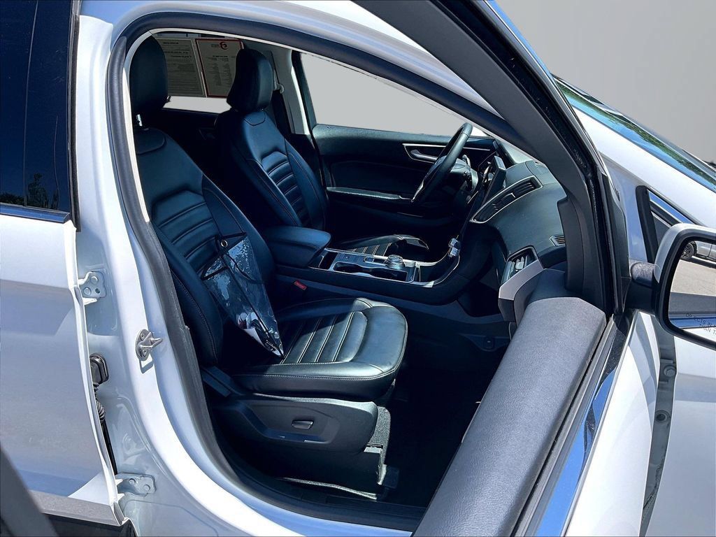 Used 2024 Ford Edge SEL w/ Convenience Package AWD/4WD image 8