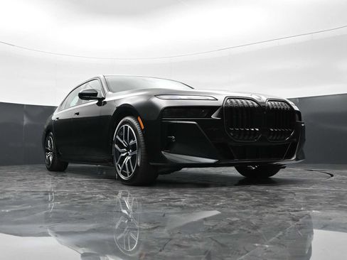 New 2026 BMW 740i w/ Premium Package RWD image 26