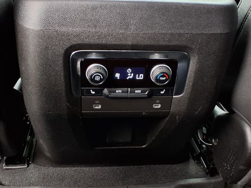 Used 2024 Chevrolet Tahoe Z71 w/ Luxury Package image 11