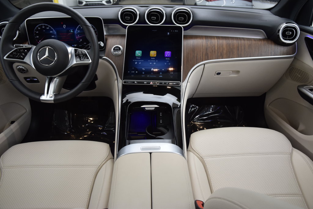 Certified 2026 Mercedes-Benz GLC 300 image 20