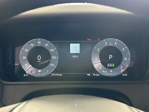 Used 2026 Land Rover Range Rover Velar Dynamic SE AWD/4WD image 15