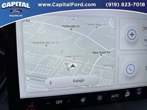 Certified 2025 Ford Escape Platinum w/ Premium Technology Package image 32