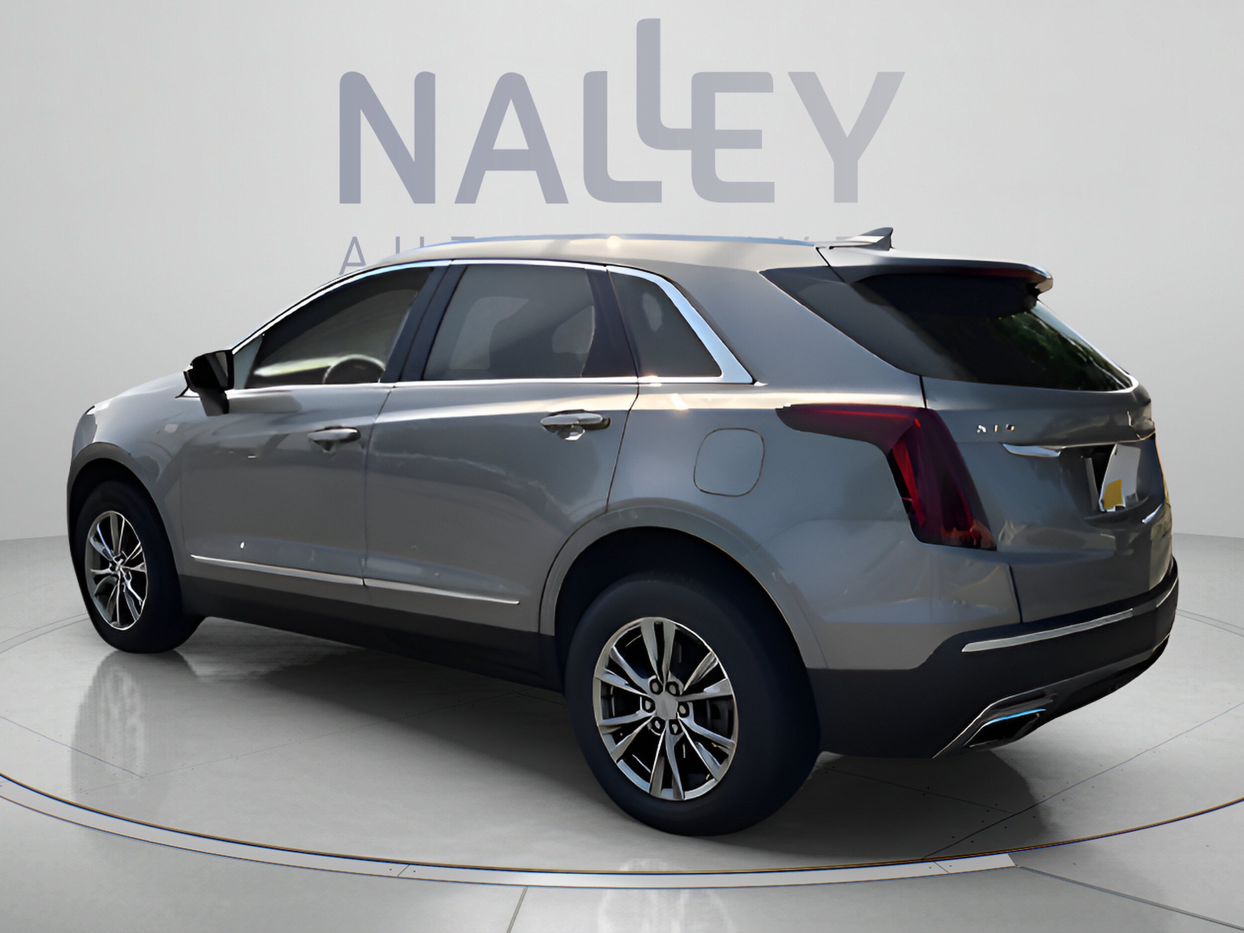 Used 2023 Cadillac XT5 Premium Luxury FWD image 3