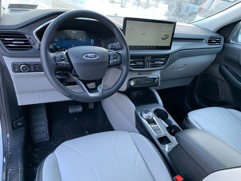 Used 2025 Ford Escape Platinum w/ Premium Technology Package image 19