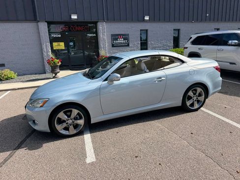 Used 2010 Lexus IS 250C RWD image 33