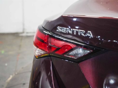 Used 2021 Nissan Sentra SV image 11