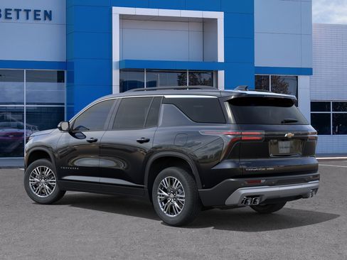 New 2026 Chevrolet Traverse LT w/ Driver Confidence Package AWD/4WD image 3