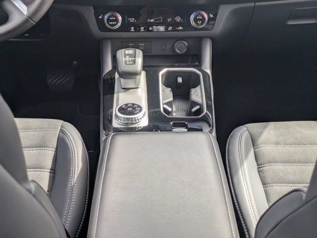 Used 2025 Mitsubishi Outlander SE FWD image 20