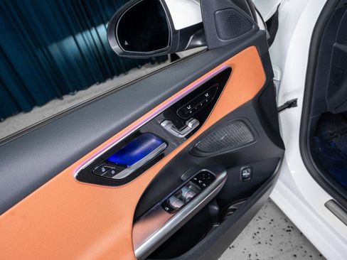 Certified 2025 Mercedes-Benz C 300 Sedan image 11