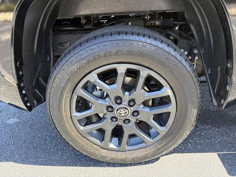 Used 2025 Toyota Tundra Platinum image 17