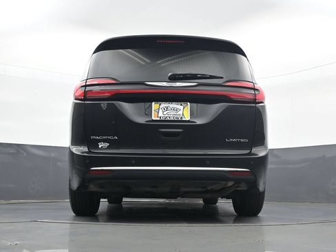 Used 2023 Chrysler Pacifica Limited FWD image 27