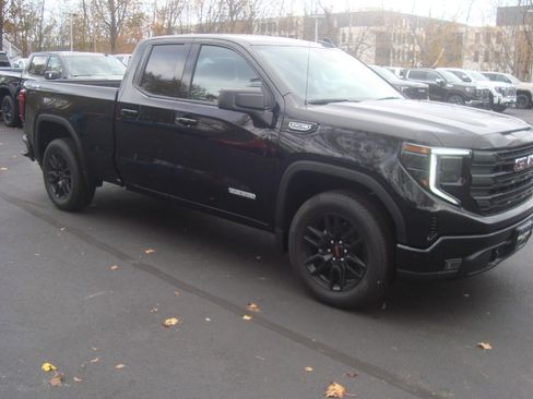 New 2026 GMC Sierra 2500 SLT w/ SLT Premium Package image 3