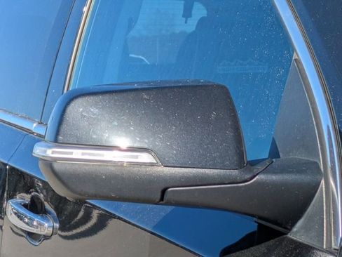 Used 2021 Chevrolet Traverse High Country image 11