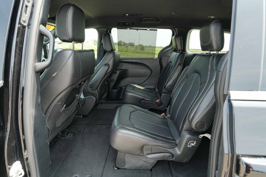 Used 2026 Chrysler Pacifica Select FWD image 19