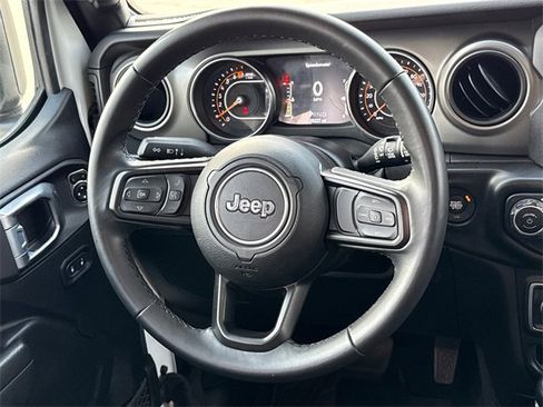 Used 2022 Jeep Wrangler Unlimited Sport image 15
