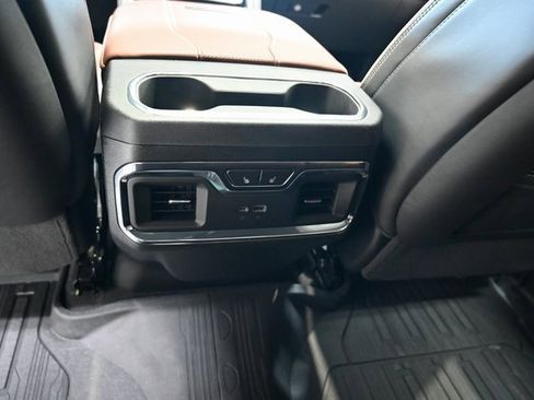 Used 2024 GMC Sierra 3500 Denali Ultimate image 34