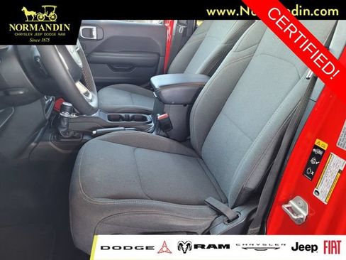 Certified 2024 Jeep Wrangler Unlimited Sahara AWD/4WD image 16