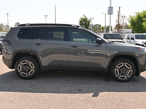 New 2026 Jeep Cherokee Laredo AWD/4WD image 11