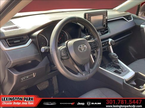 Used 2019 Toyota RAV4 XLE AWD/4WD image 16