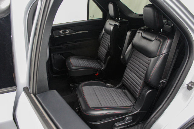 Certified 2026 Ford Explorer ST-Line AWD/4WD image 17