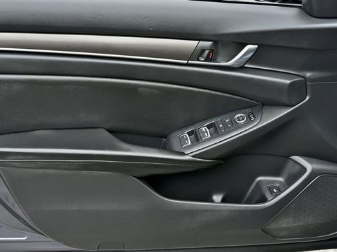 Used 2020 Honda Accord LX image 9