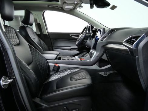Certified 2023 Ford Edge Titanium AWD/4WD image 10